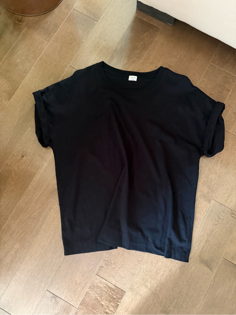 Aritzia Wilfred free Classic Black T-Shirt